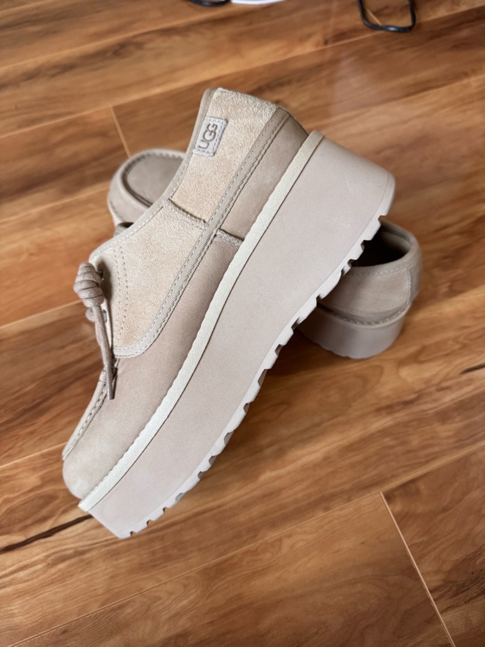 UGG Platform Beige Suede